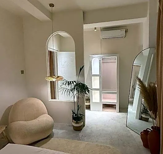 Luxury 2bhk Escape W/ Hot Tub